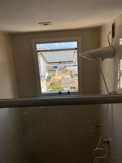 TOP DA PRAIA - 2qts, ar cond, WIFI, cozinha, garagem , completo