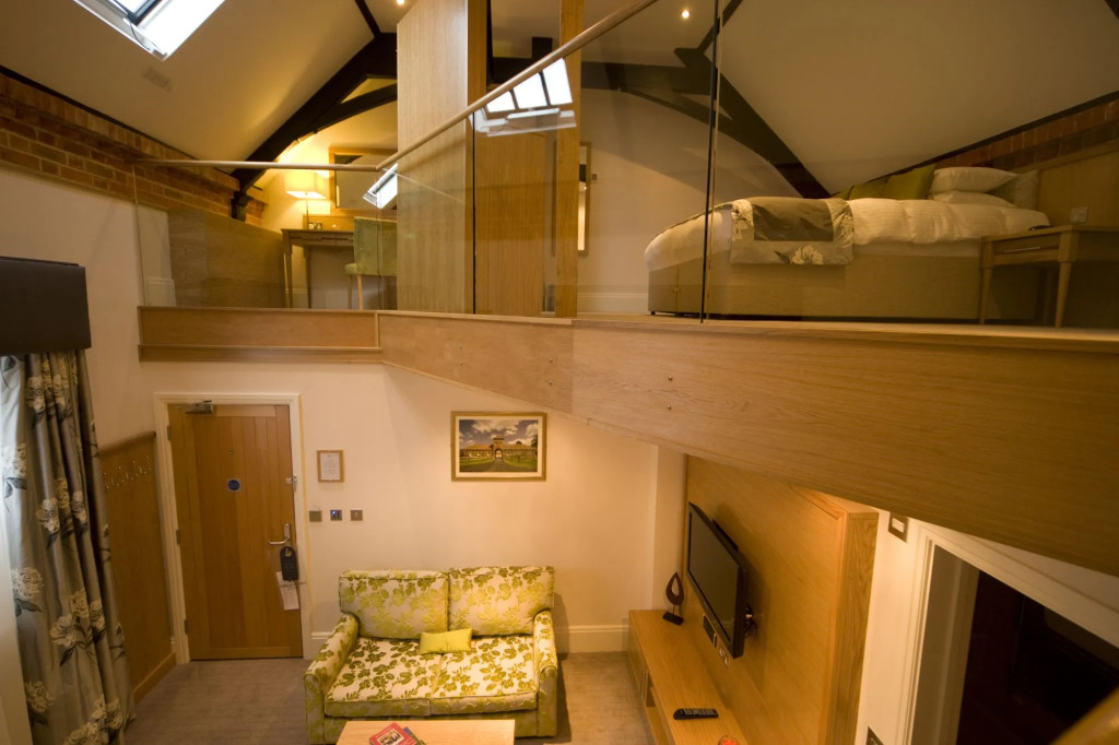 Oakley Hall Hotel