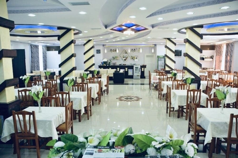 Hotel Lakaj