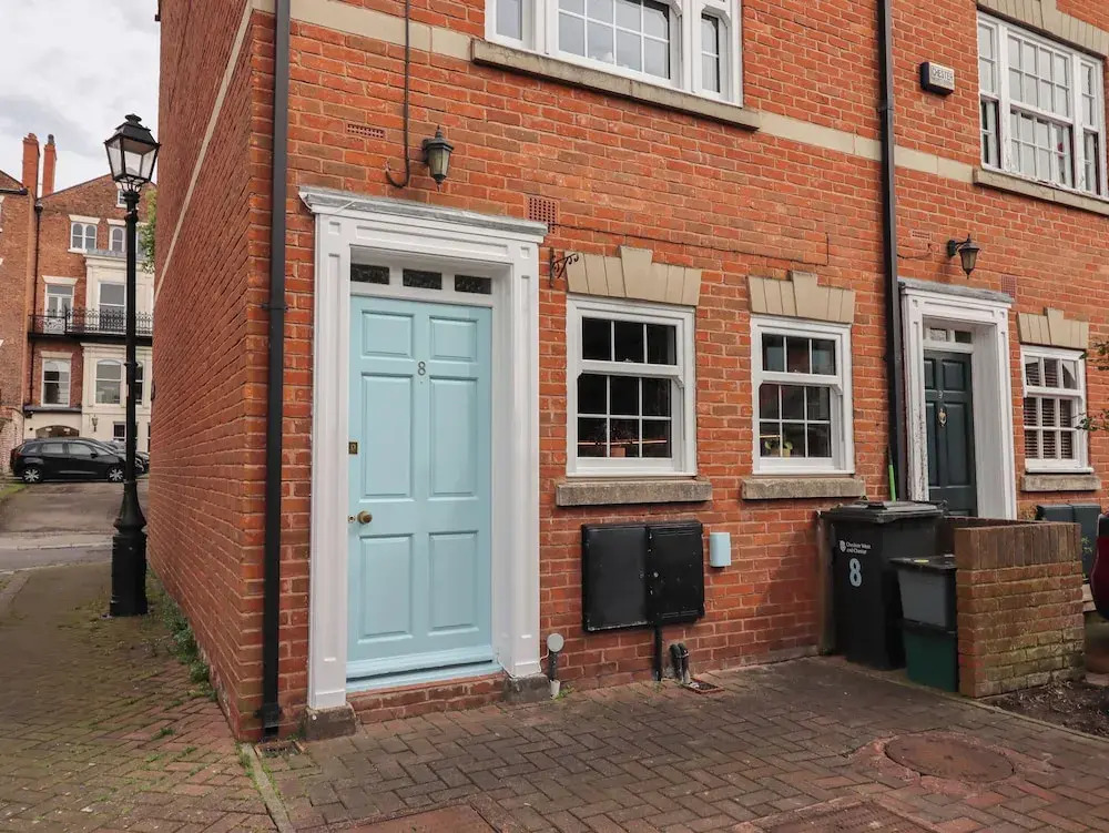 8 Nicholas Court
