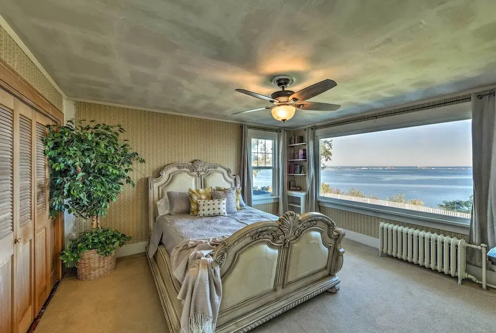 Waterfront Port Angeles Home w/ Harbor Views
