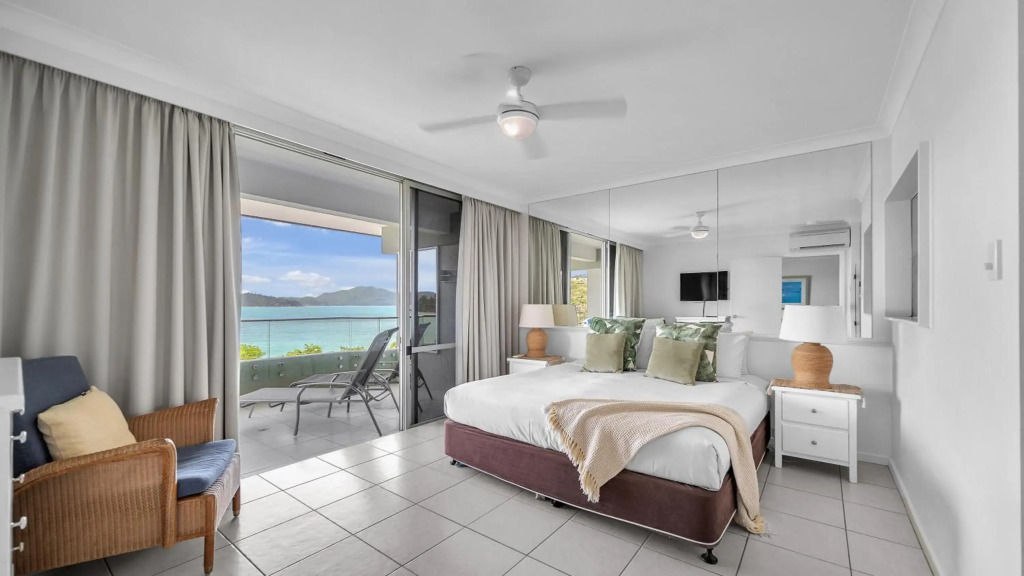 Lagoon Beachfront Lodge 202 on Hamilton Island by HamoRent