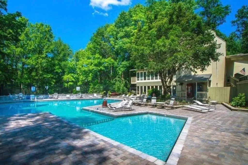 Million Dollar Views! 4 Bedroom, Sleeps 9, close to National Park and 5 mi to Gatlinburg!