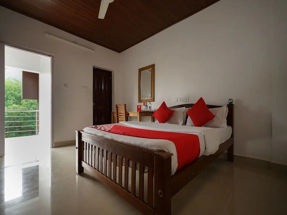 OYO 11757 Aruvi Annex