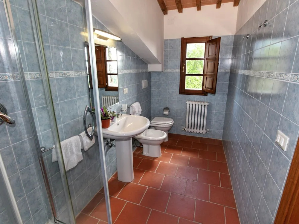 Soothing Holiday Home in Castelnuovo dei Sabbioni With Pool