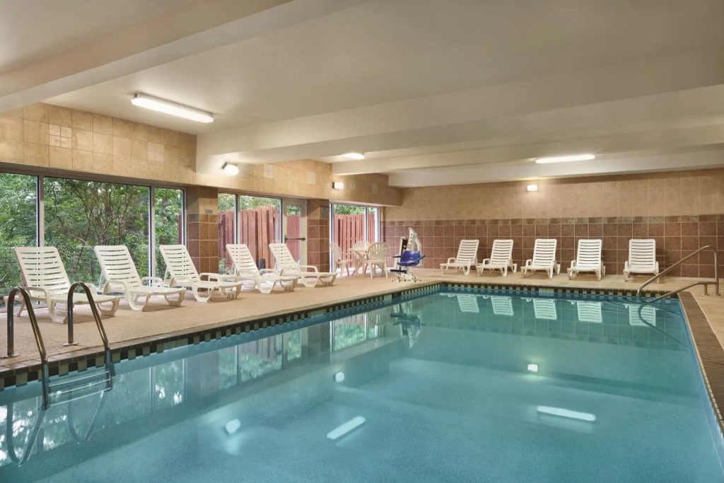 Country Inn & Suites by Radisson, Newnan, GA