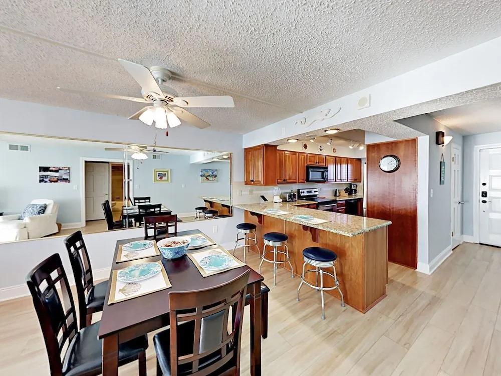 Resort-Style Unit 1113 - 2 Br Condo