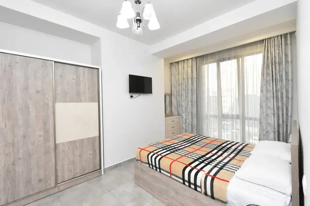 Apartment by Luxe Group DI412