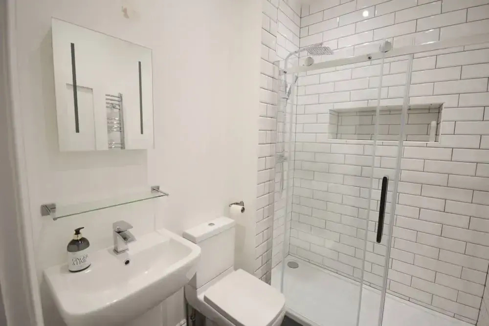 Stylish 3 Bedroom Maisonette Near City Centre