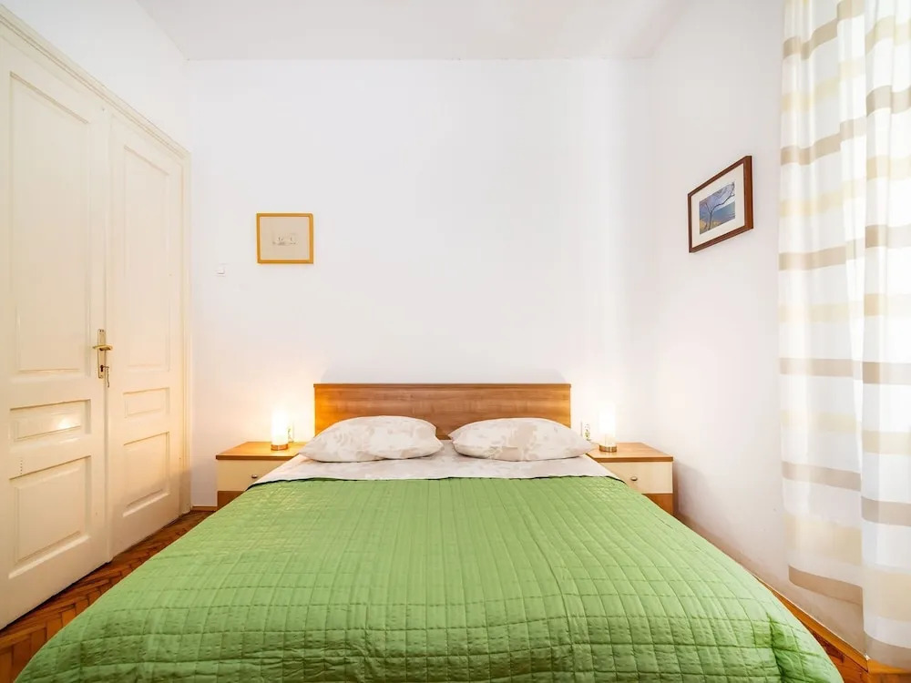 Charming First Floor Apartment With Great Sea View, Near the Beautiful Beach