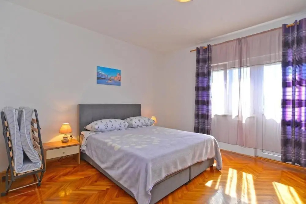Spacious Flat With Pool Just 300m From the Beach