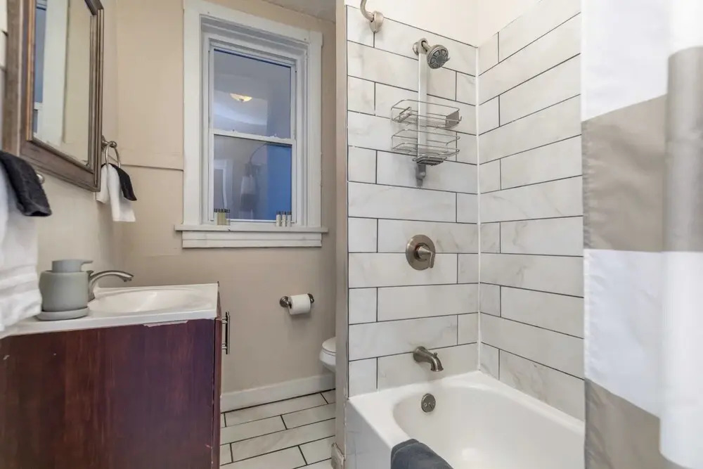 Spacious CWE Apartments near BJC by Zencity