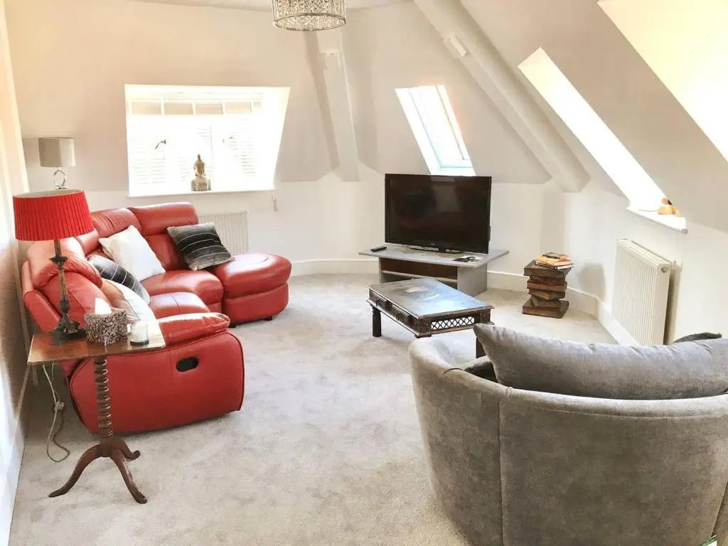 CC - Central Location Top Floor 2 Bed Deluxe Modern Apartment