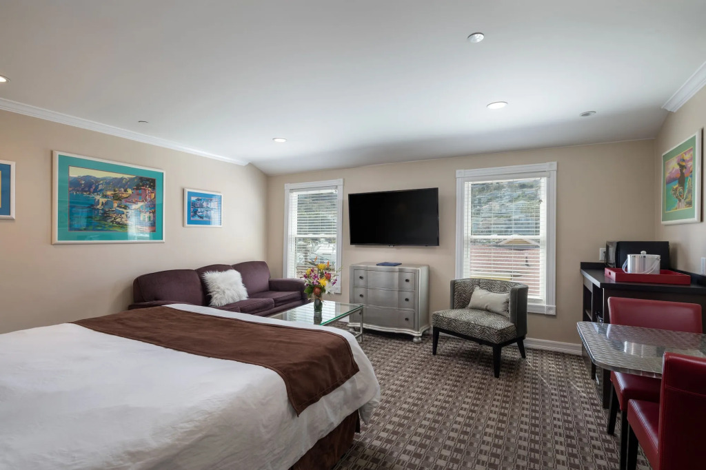 Glenmore Plaza Hotel