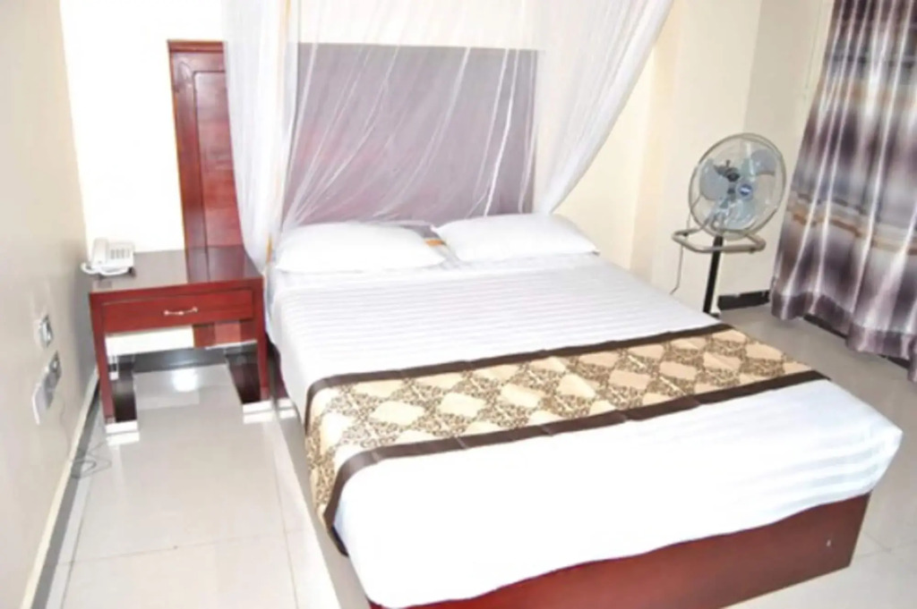 Russell Hotel