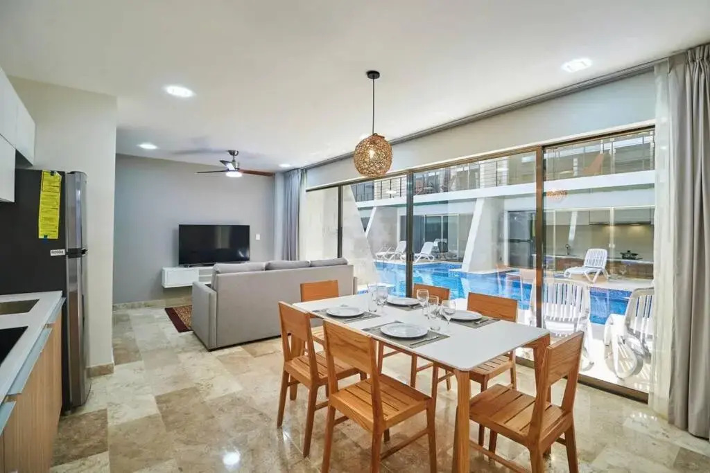 2 Bedroom apartment with 2 Pools, Wifi & GYM