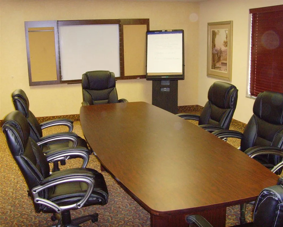 Holiday Inn Express Hotel & Suites Bentonville by IHG