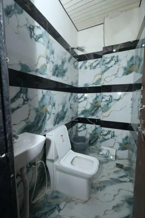 Hotel Shri Balaji Dham, Family Room Near Mathura Railway Station