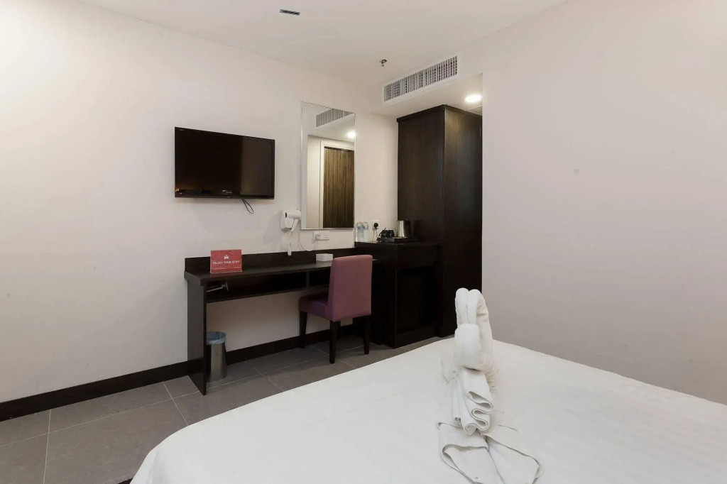 ZEN Rooms Near SOGO