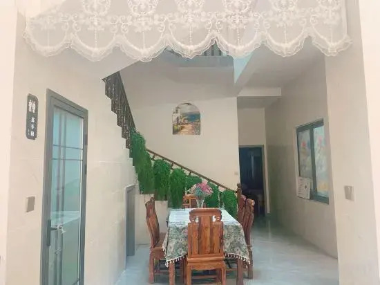 Qingcheng · Homestay in the Misty Rain