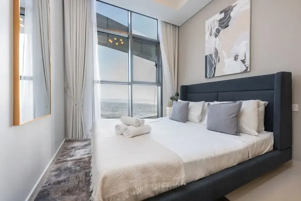 Stunning 2BR With Amazing Views in Business Bay