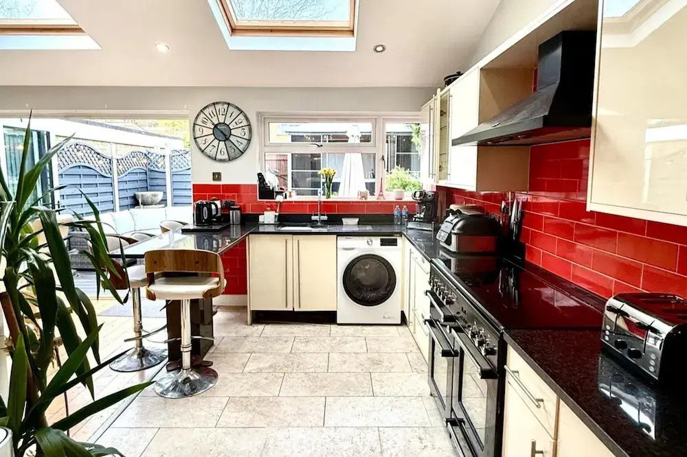 3 Bed-sleeps 6-hot Tub-pet Friendly-parking