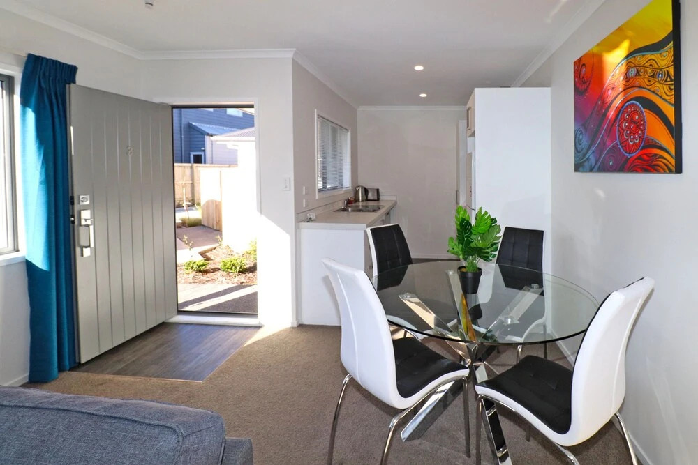 2 Brm Apartment 3 on Jones Crescent