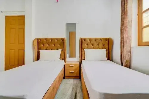 SPOT ON 80622G Second Home Guest House