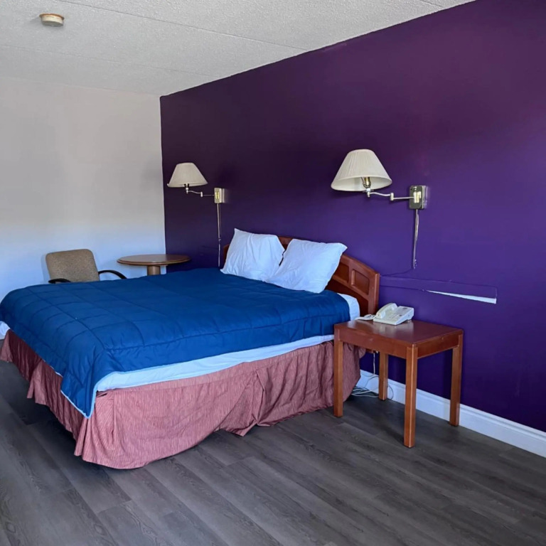 Knights Inn - Park Villa Motel, Midland