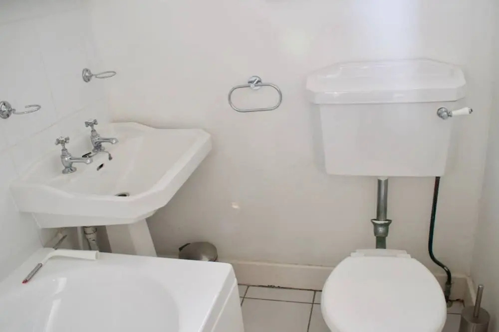 Quiet 2 Bedroom Apartment close to the City Centre