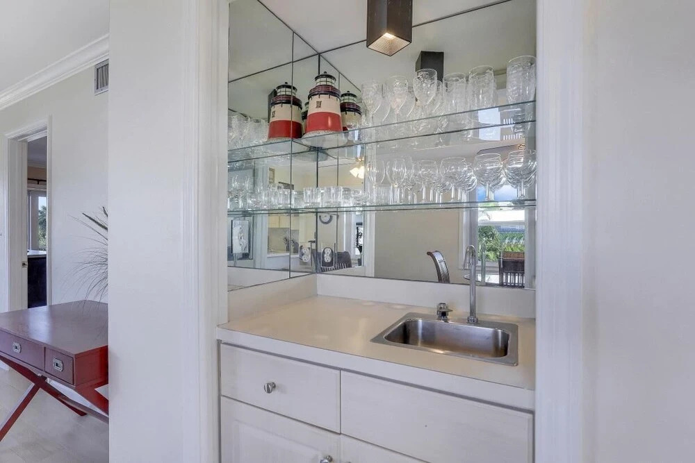 Bright Condo in Community With Pool/steps to Beach