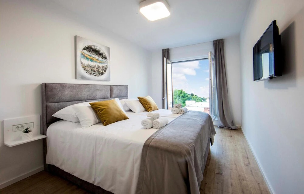 Amazing Home in Podstrana With 5 Bedrooms, Wifi and Outdoor Swimming Pool