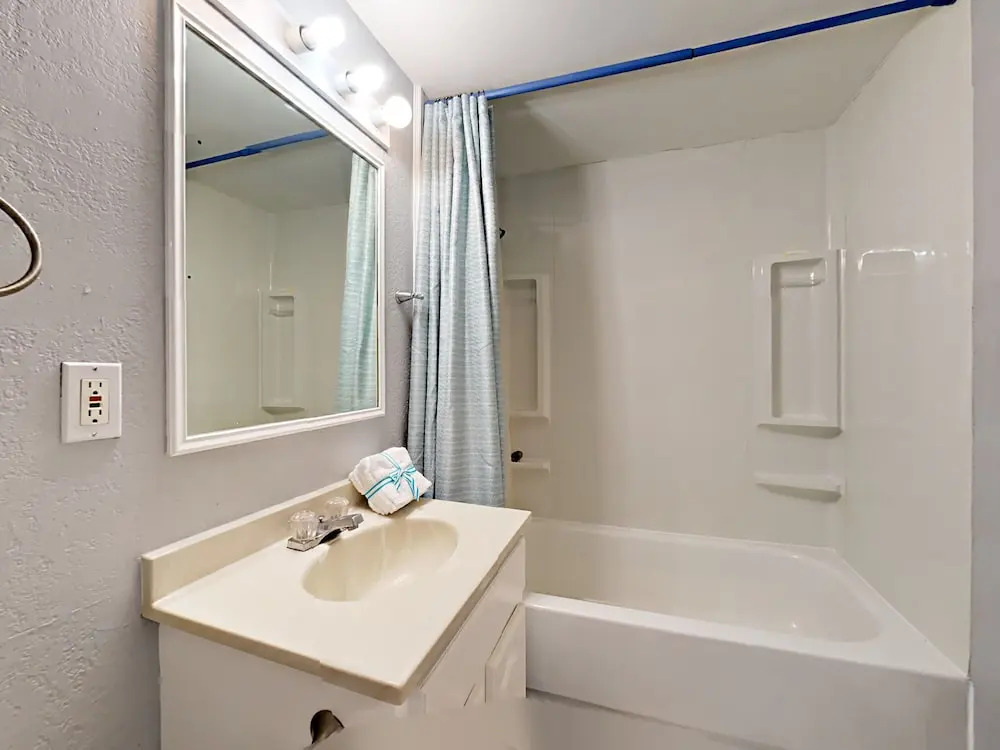 1601 July Lynn Dr 209 - 3 Bedroom Condo