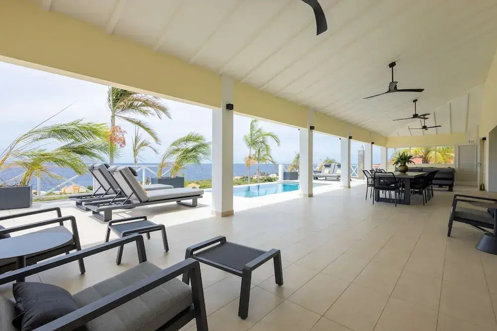 Villa Azure Vista 6BR Luxury Stay w 2 Pools