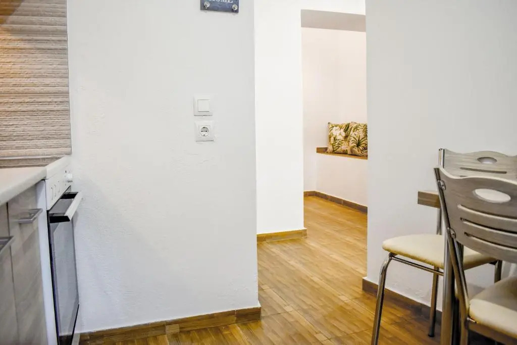 La Maison Plakes 3 BDR Apt