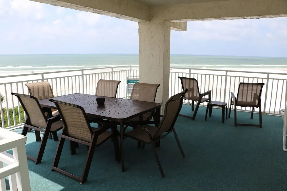 Jamaica Royale 401 - 2 Br Condo