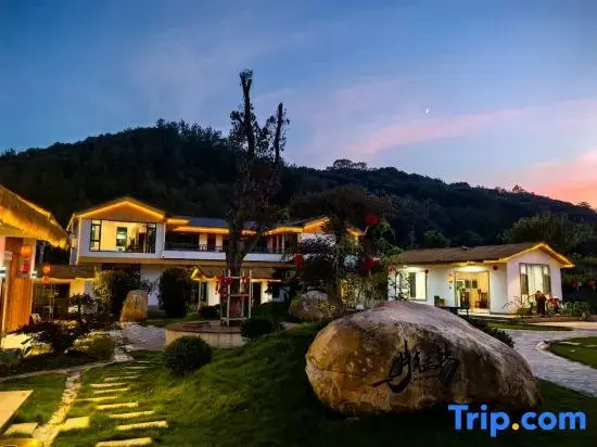 Story and His Courtyard Aesthetic Homestay (South Gate of Donglin Temple Pure Land Garden Branch)