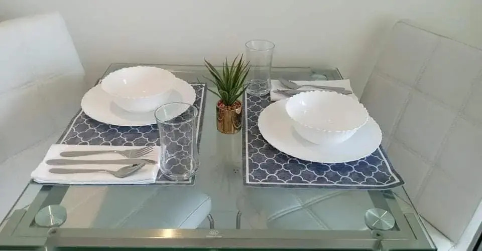 AZURE URBAN RESORT - PARANAQUE MANILA NEAR TERMINAL UNLIMITED WIFI and Netflix