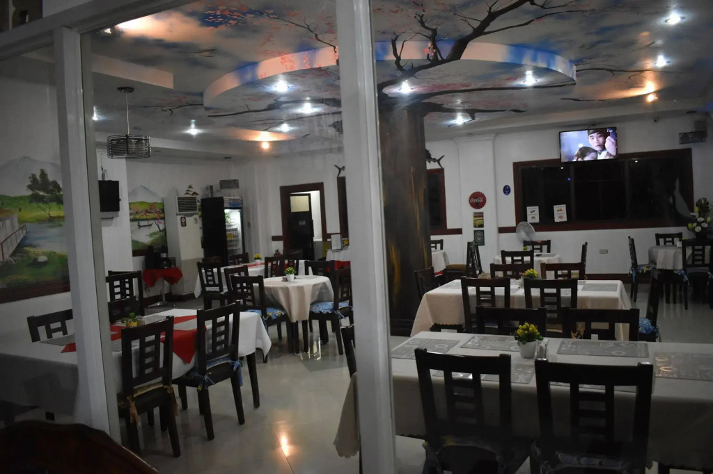 OYO 701 R-kings (former Tomobe Hotel And Restaurant)