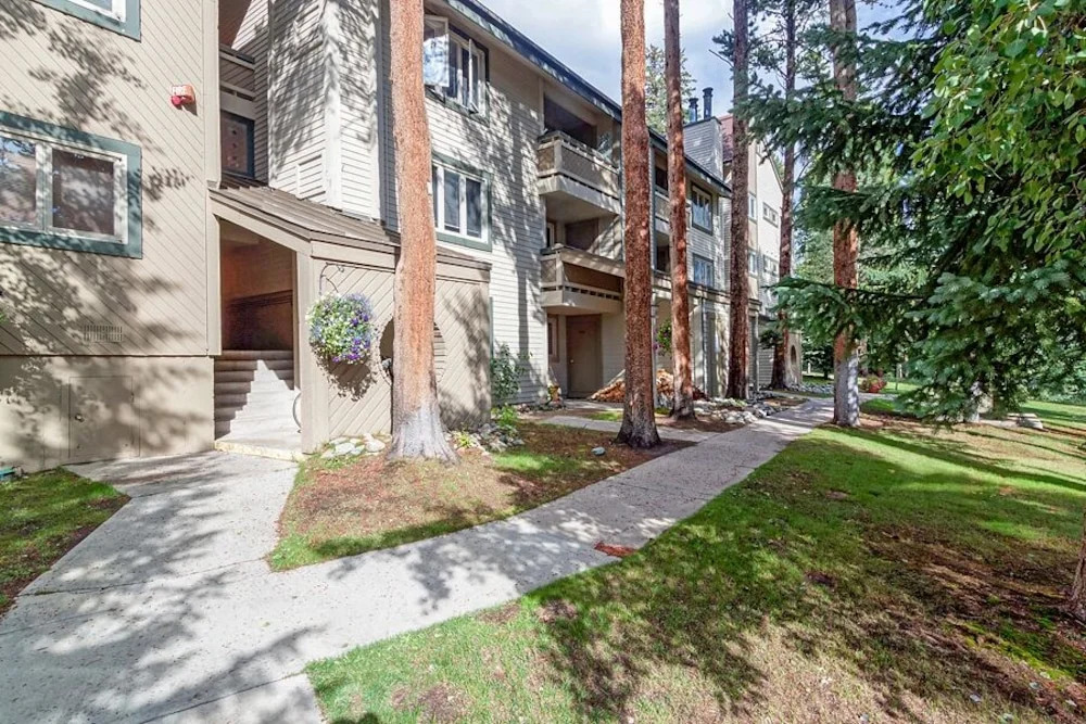 1001 Grandview C14 by RedAwning