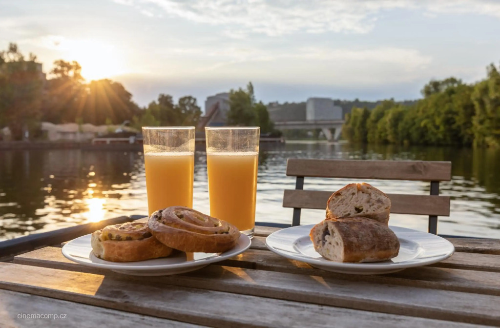 Houseboat - best place in Prague