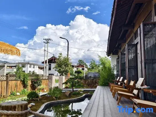 Yulong Mujianshan Homestay