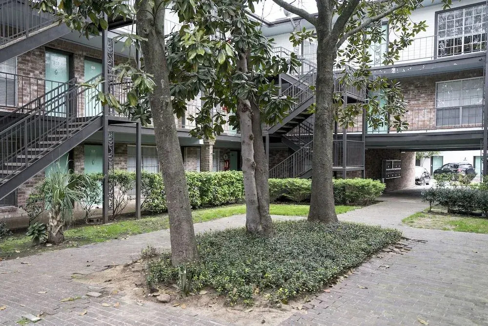 OYO Apartments at Establishment
