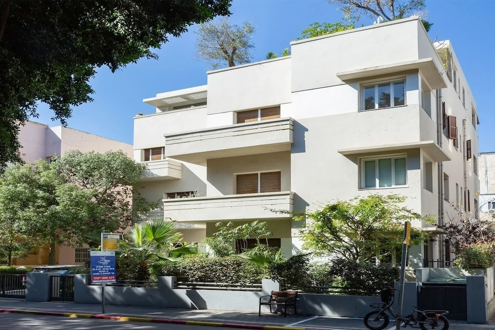 Charming 3BR in Rothschild by HolyGuest