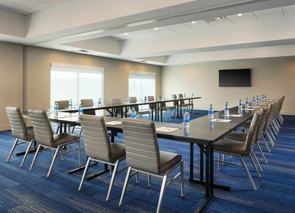 Holiday Inn Express & Suites - Lockport by IHG