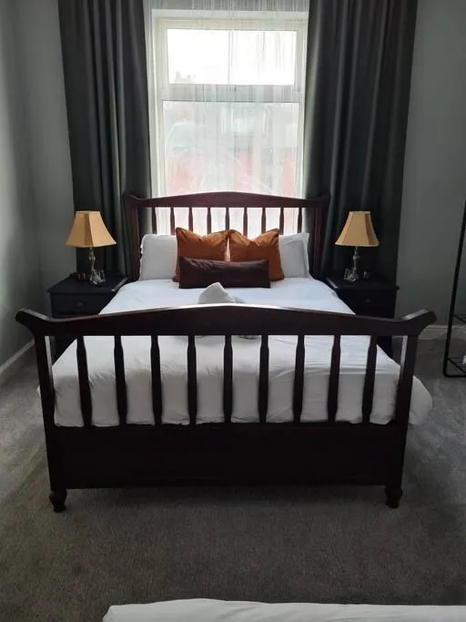 Beautiful And Classy 2 Bedroom Westbourne House