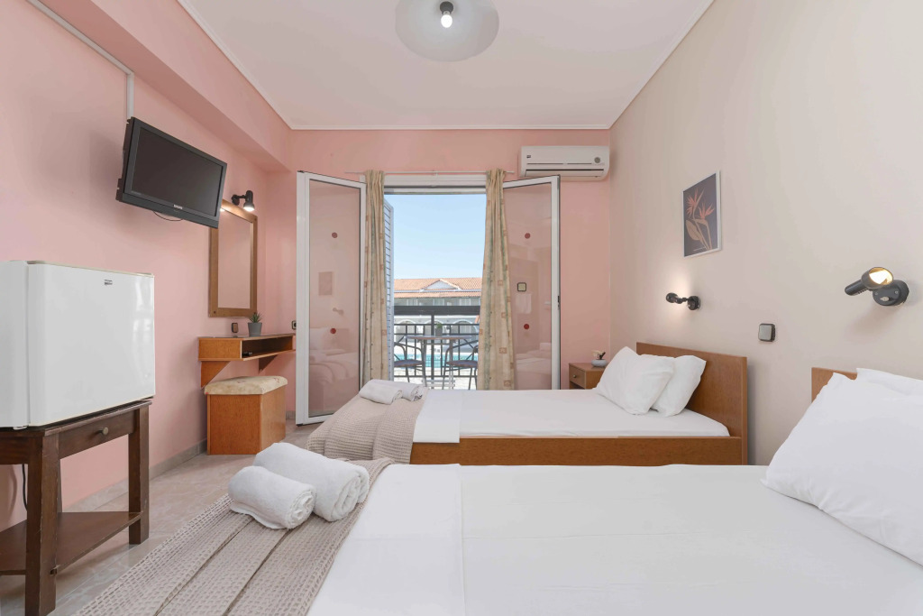 Must Hotel