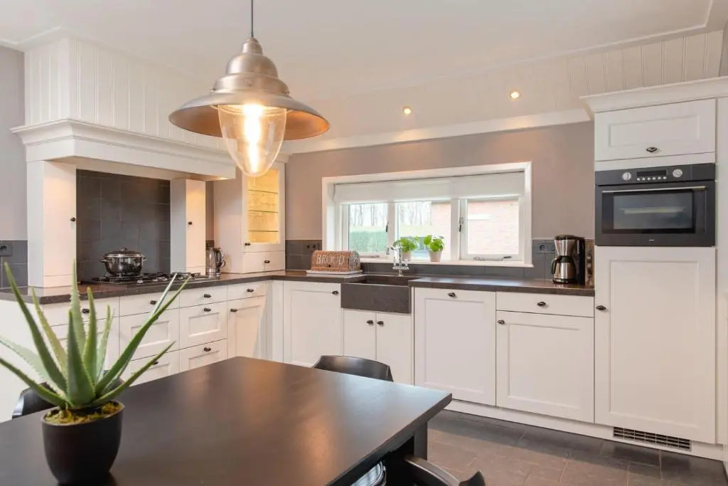Luxury group accommodation for 14 people