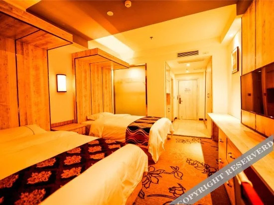 VIVA Hotel (Rongchang Commercial Center)