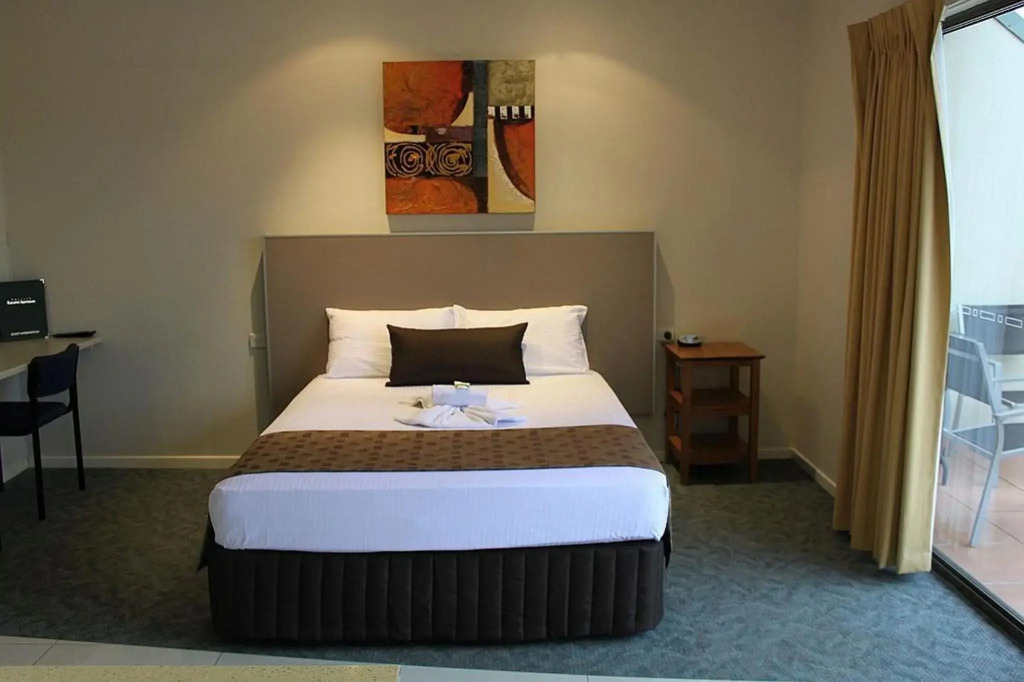 Emerald Executive Apartments